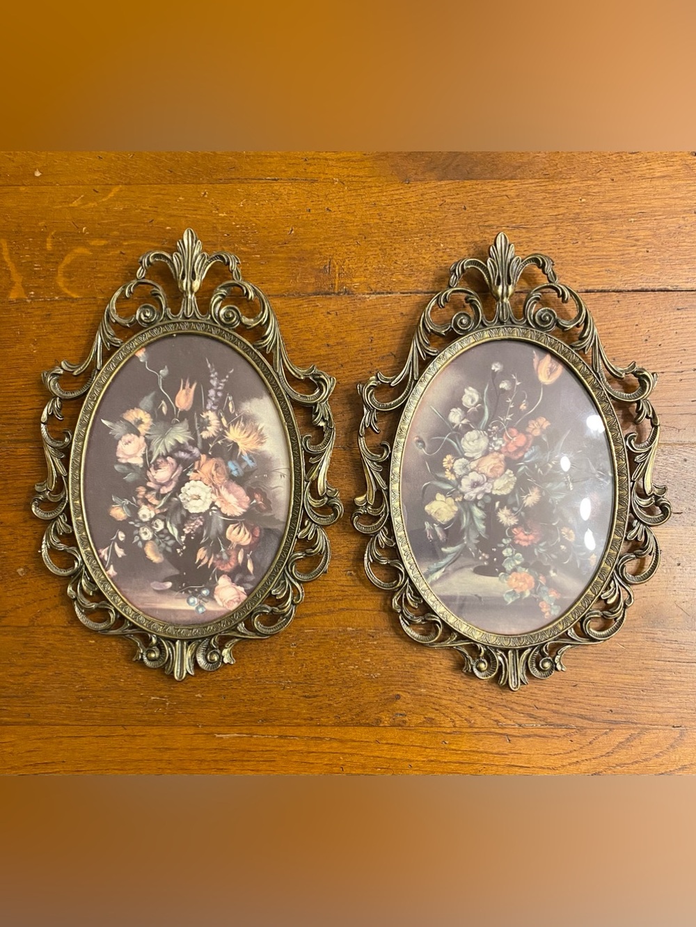 2 VTG Italian Ornate Baroque Oval Brass Floral Wall Art Convex Bubble Glass